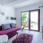 Tandem Apartments With Swimming Pool