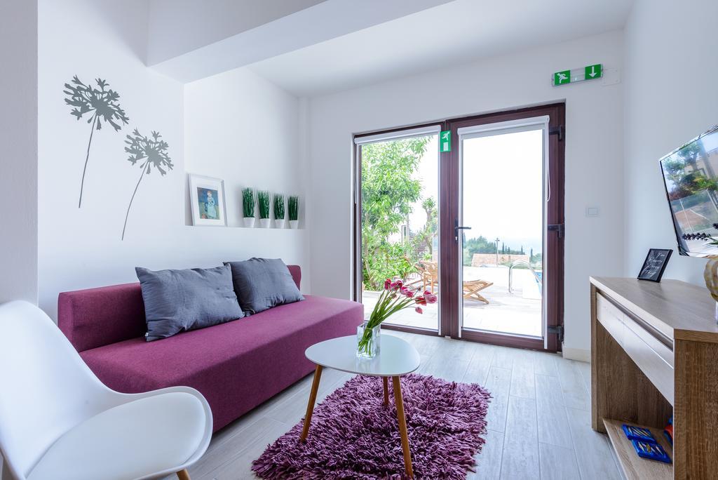 Tandem With Swimming Pool Huoneisto Cavtat