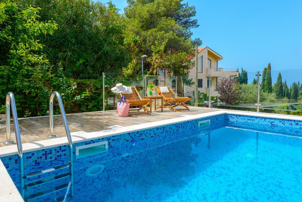 Tandem With Swimming Pool Huoneisto Cavtat