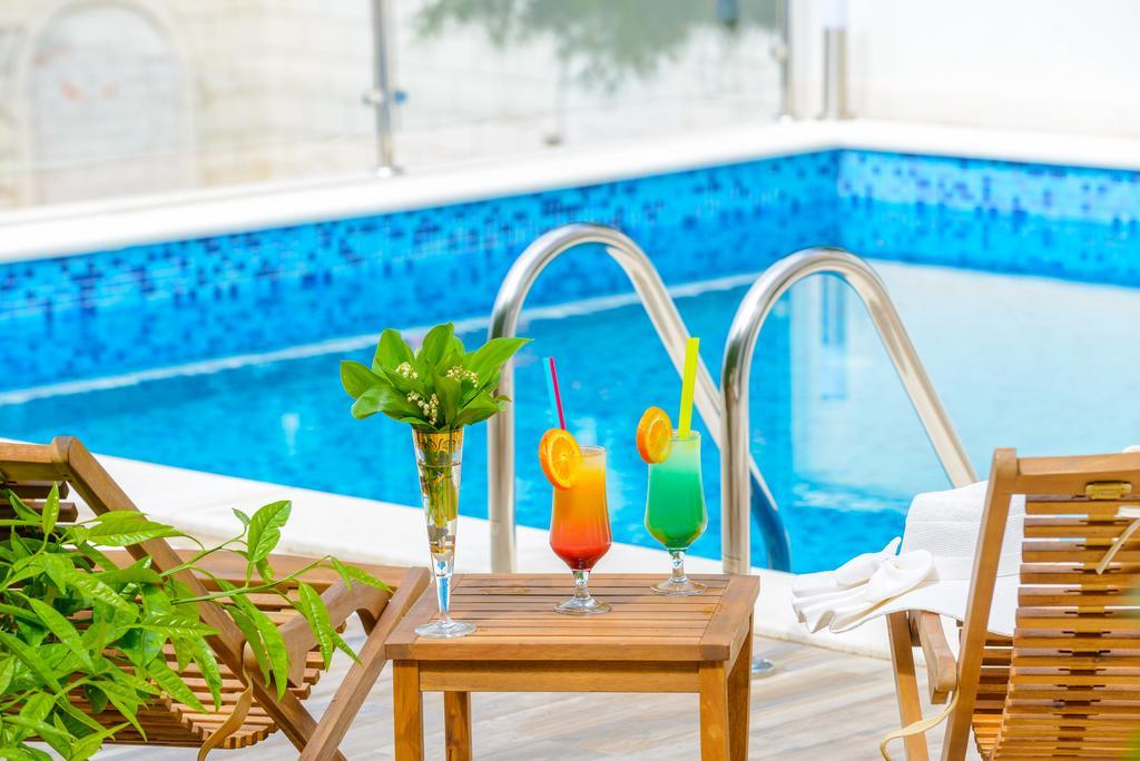 Huoneisto Tandem With Swimming Pool Cavtat